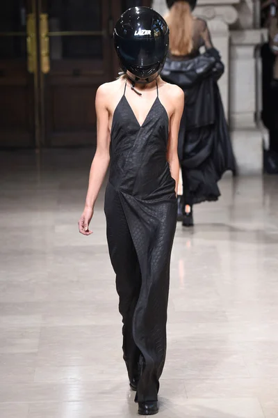 Look 12